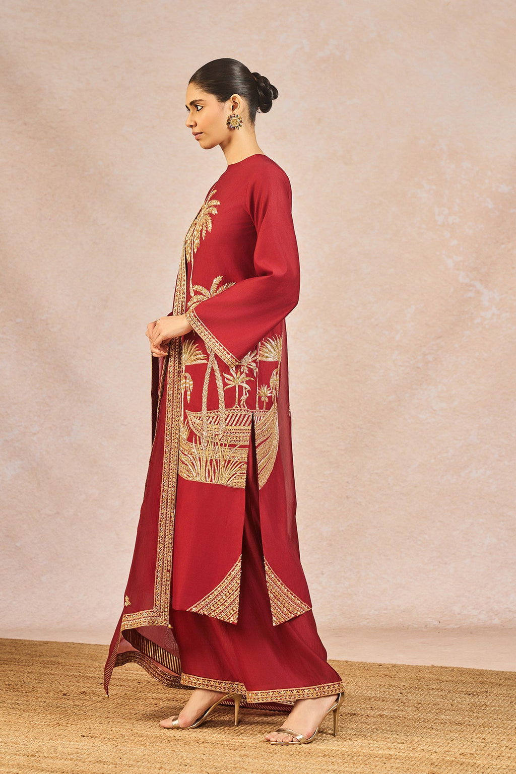 'Laal Chaand Kinara' Set
