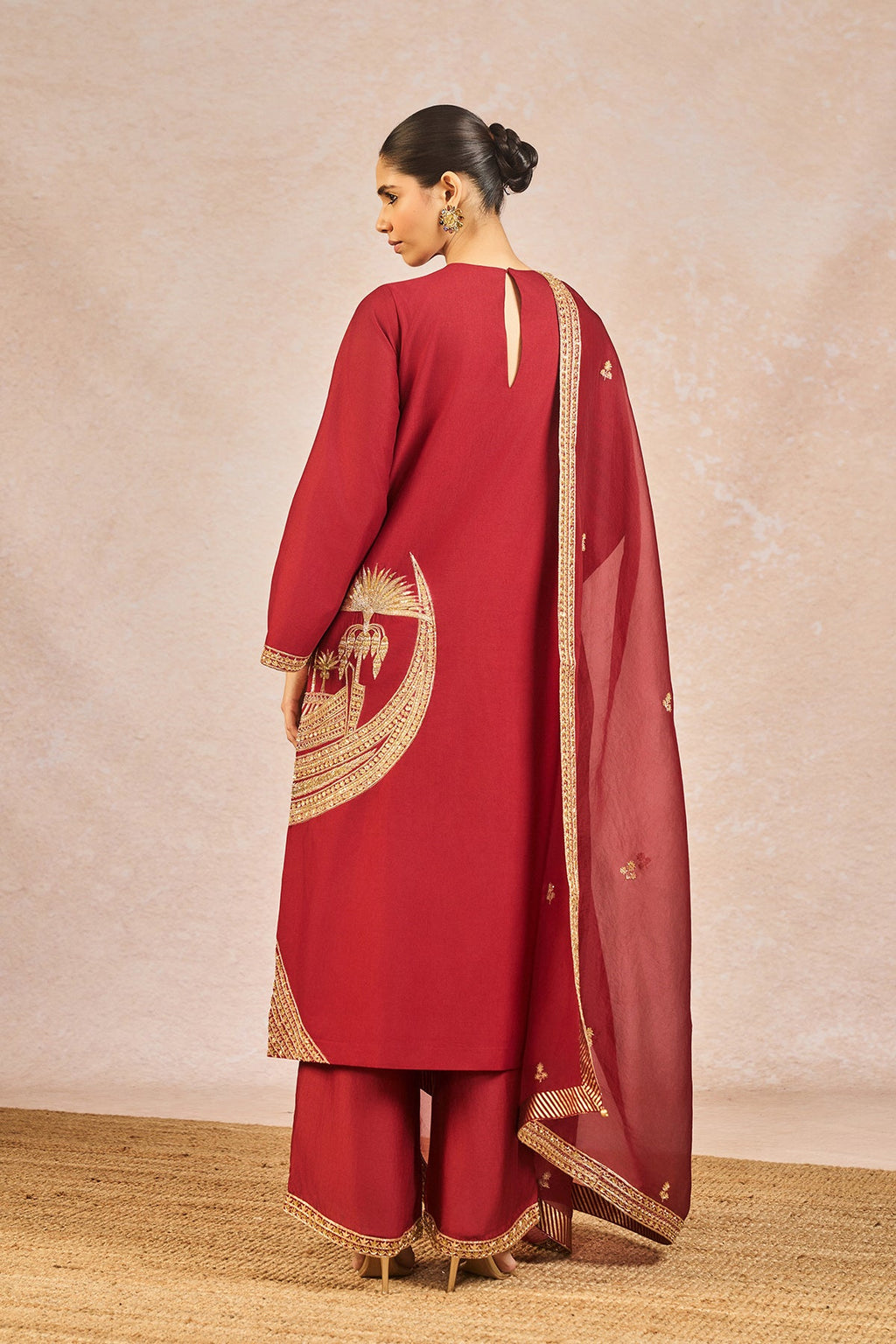 'Laal Chaand Kinara' Set