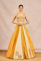 The 'Aur Tum' Lehenga