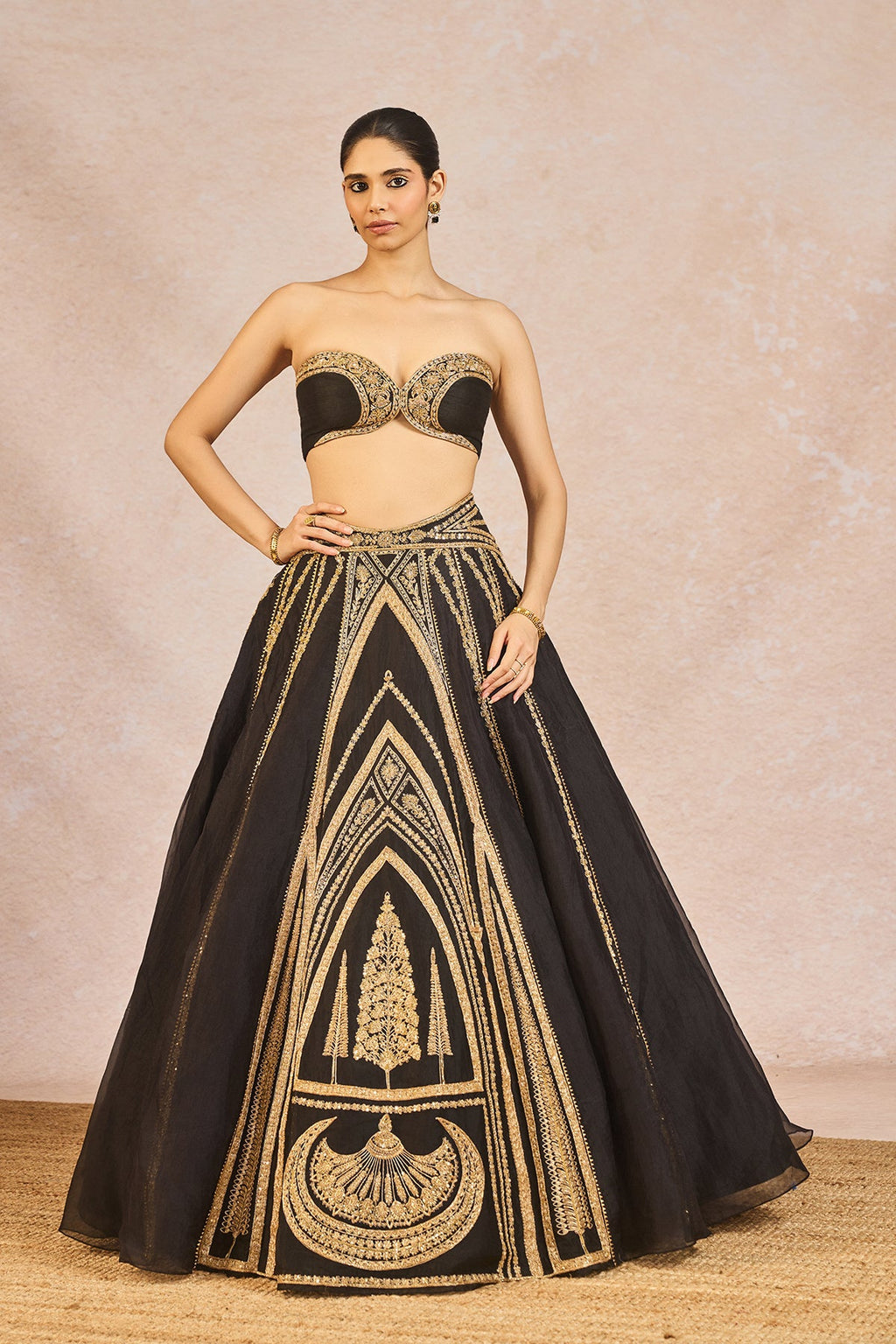 The 'Aankhon ka Paigam' Lehenga