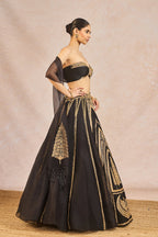 The 'Aankhon ka Paigam' Lehenga