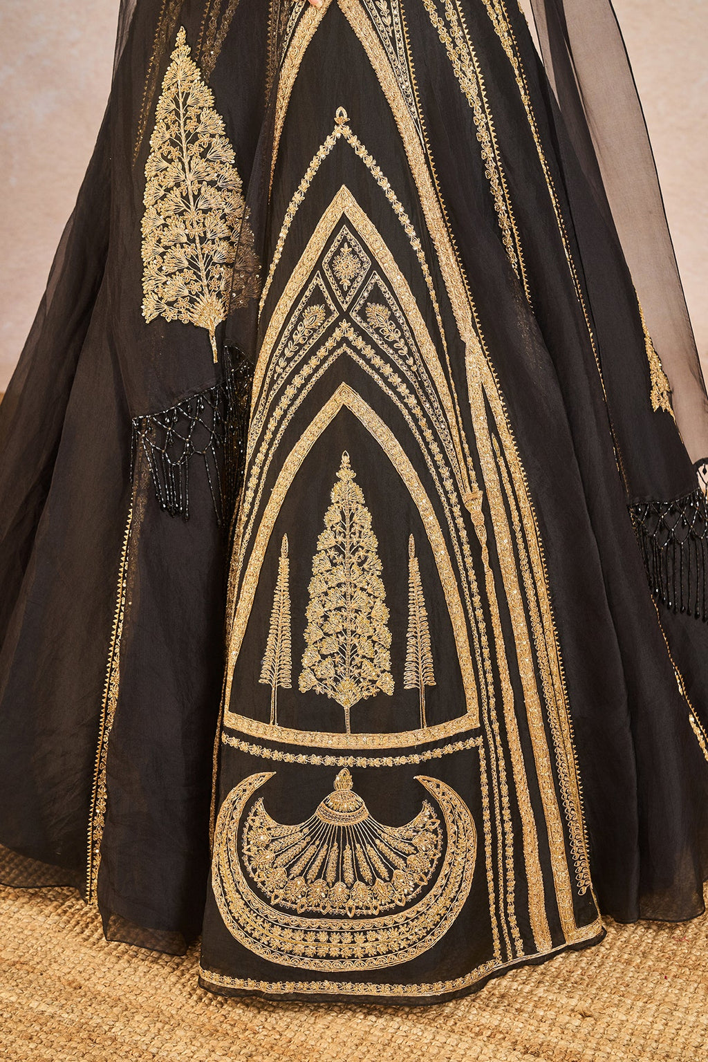 The 'Aankhon ka Paigam' Lehenga