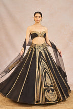 The 'Aankhon ka Paigam' Lehenga
