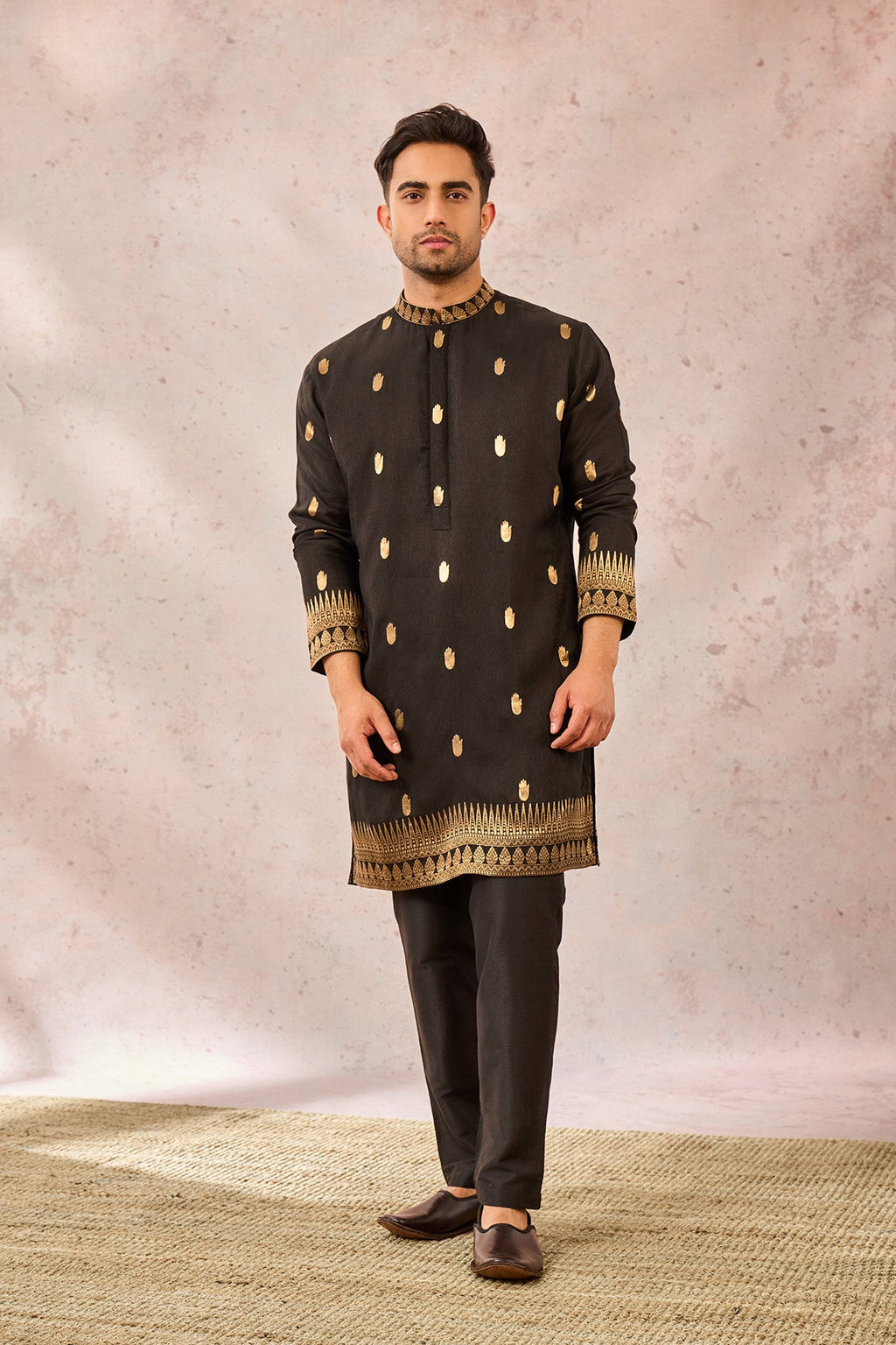 Black Haath Phool Kurta Set