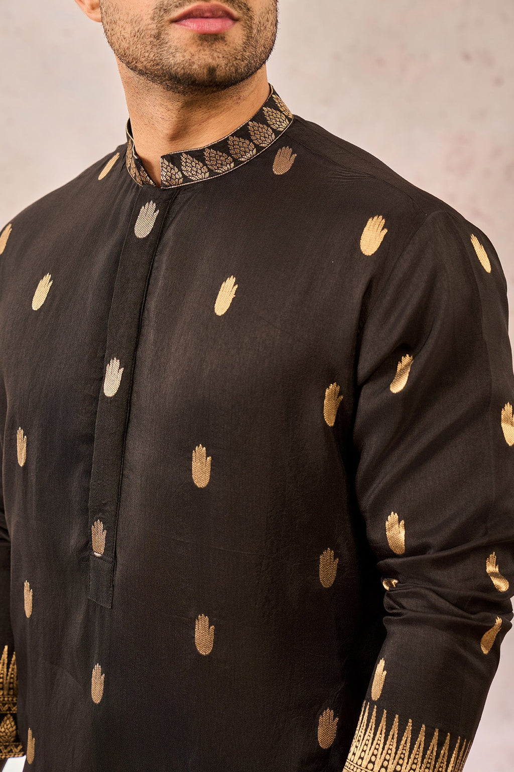 Black Haath Phool Kurta Set