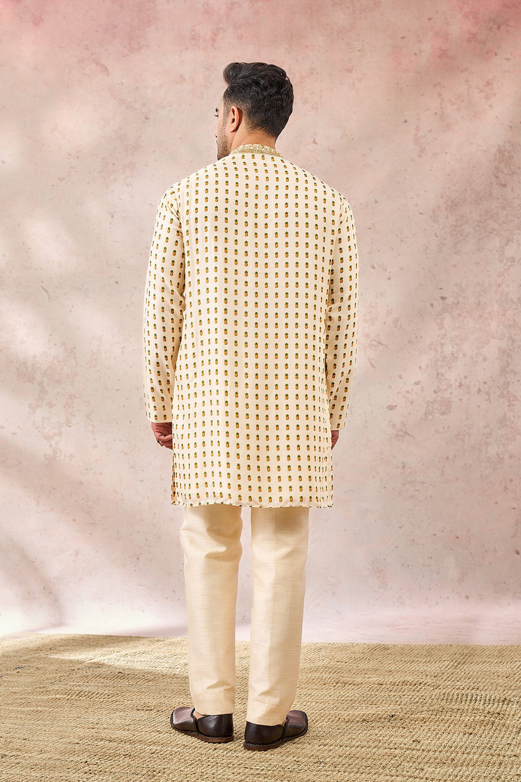 Kalakand Kurta
