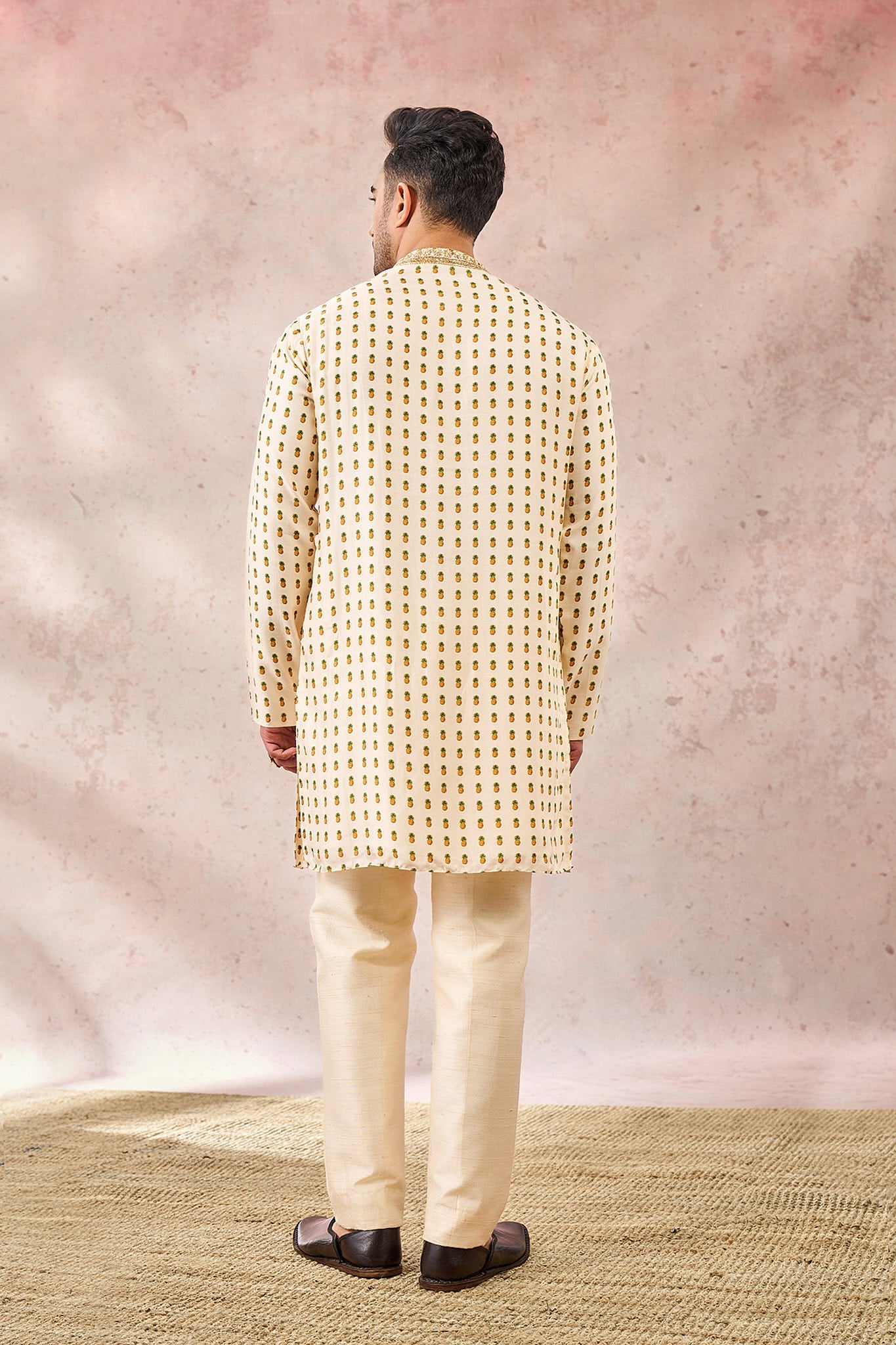 Kalakand Kurta