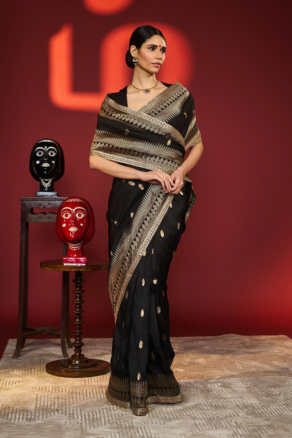 Black Haath Phool Saree