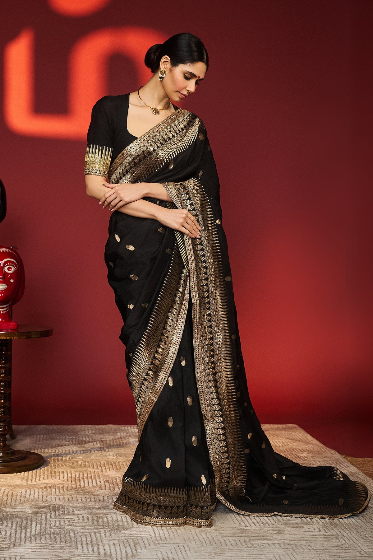Black Haath Phool Saree